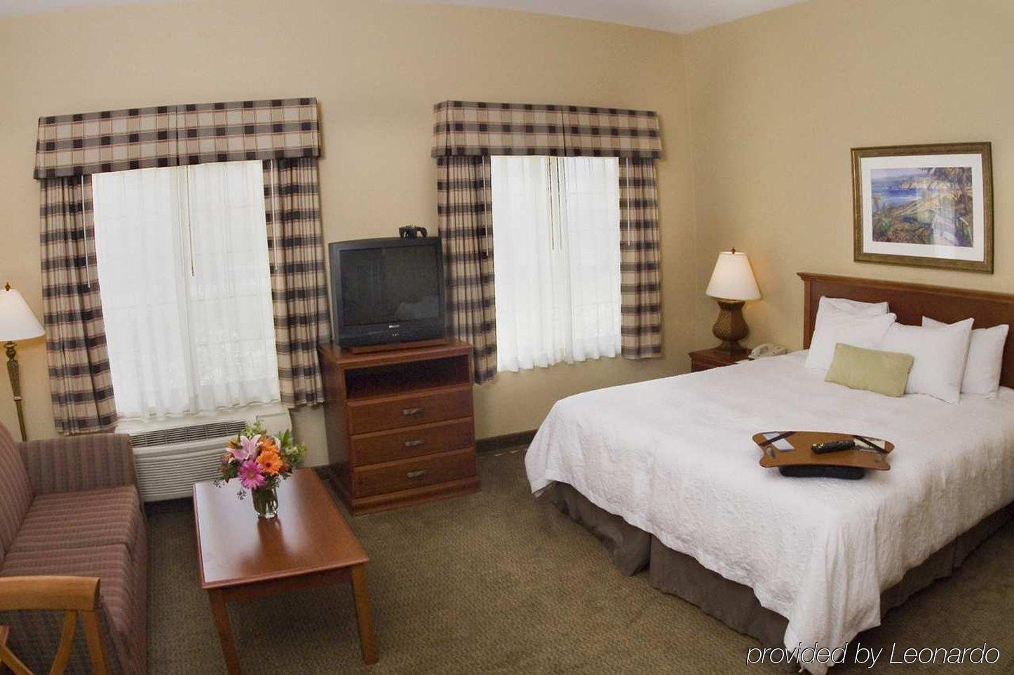 Hampton Inn & Suites Camarillo Rum bild